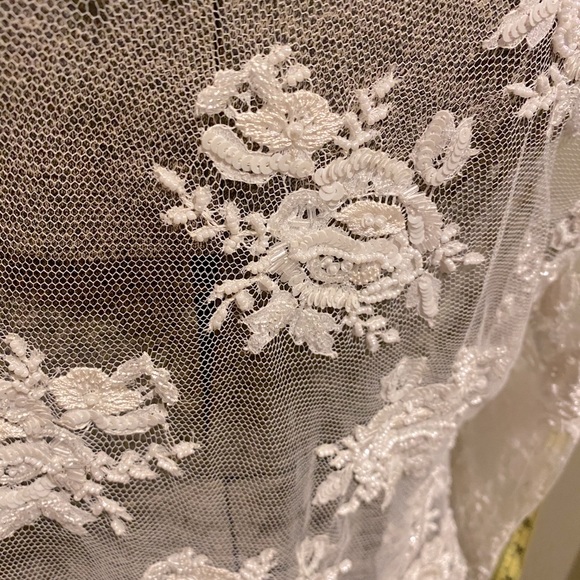 Custom lace jacket - Picture 8 of 8